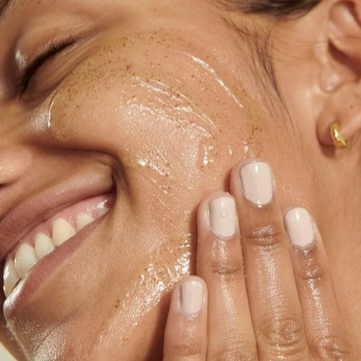 Seaweed Pore-cleansing Exfoliator - Image 4